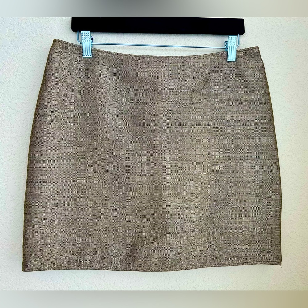 Burberry Women’s Brown Metallic Mini Skirt Lined Authentic Sz 8 NEW - Picture 2 of 12